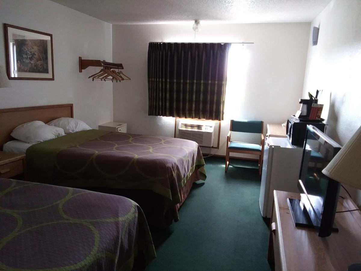 Amerihost Inn & Suites Kingdom City Exteriér fotografie
