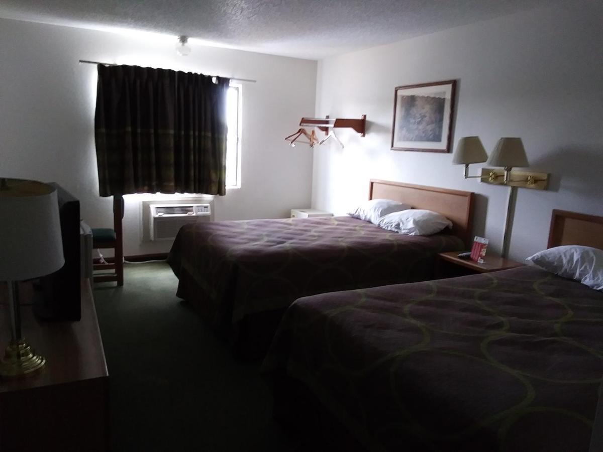 Amerihost Inn & Suites Kingdom City Exteriér fotografie