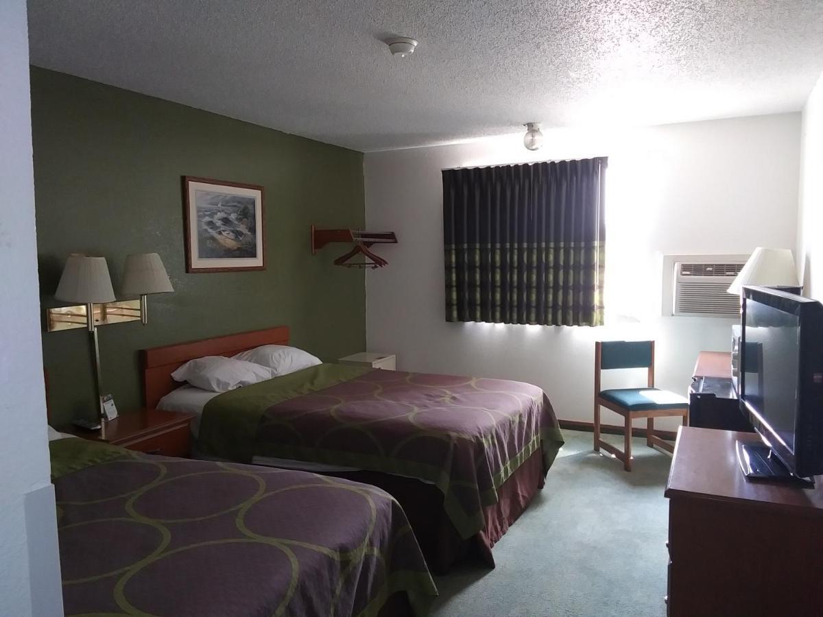 Amerihost Inn & Suites Kingdom City Exteriér fotografie